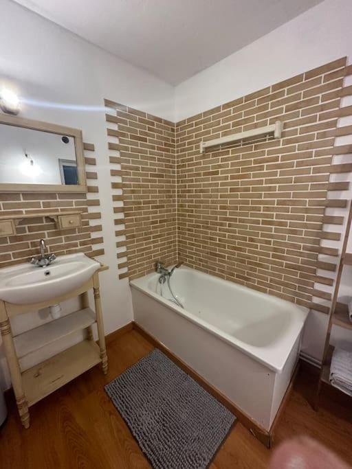 Charmante Maison De Ville Bolbec Zewnętrze zdjęcie